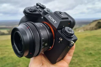 sony 40mm f2.5 on a7r5